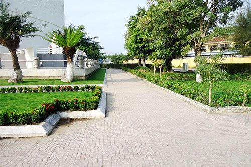 Cần đặt thêm ghế ngồi nơi công viên