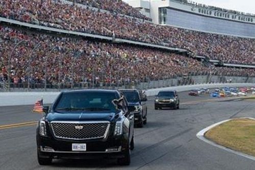 Khám phá 'Quái thú' của ông Trump trên đường đua Daytona 500