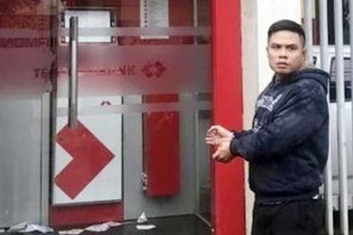 Lừa bán khẩu trang lấy 350 triệu đồng đi đánh bạc