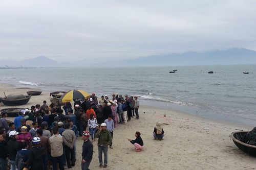 Đi đánh cá, tá hỏa phát hiện thi thể mắc trong lưới