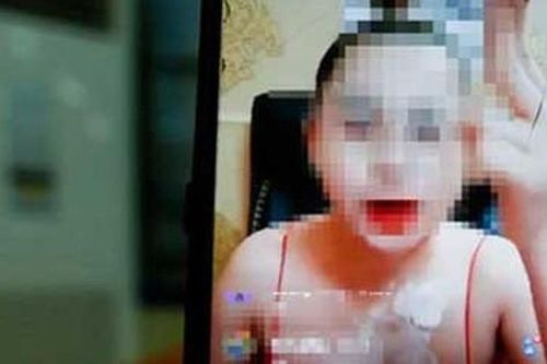 Thủ tướng Hun sen yêu cầu xử lý phụ nữ ăn mặc gợi cảm bán hàng trên MXH
