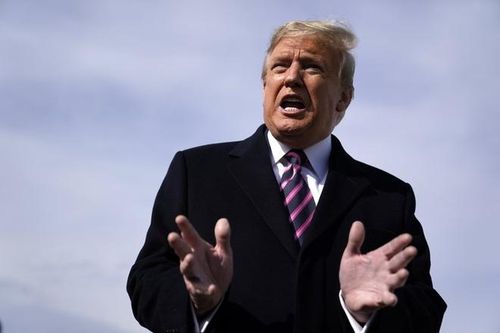 TT Trump ân xá hàng loạt đồng minh, bị chỉ trích can thiệp vào tư pháp