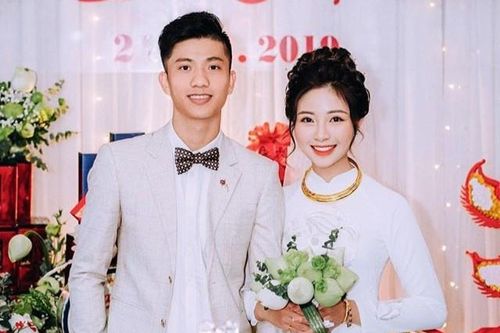 Vợ Phan Văn Đức khoe mặt con, tiết lộ giảm 10 kg sau kết hôn