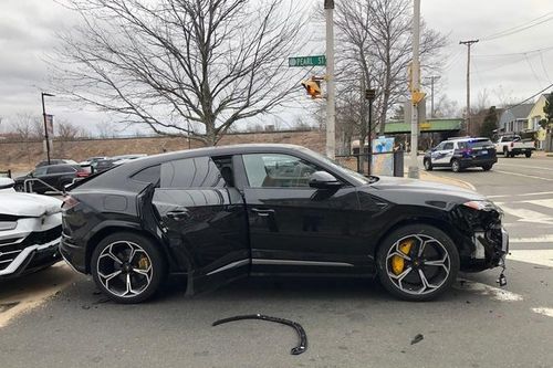 Thiếu niên đánh cắp 2 chiếc Lamborghini Urus, lái xe đâm vào nhau