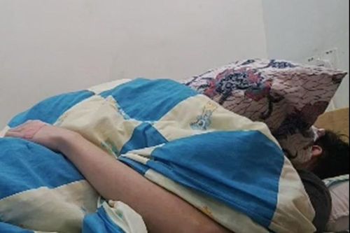 Nổi tiếng trên mạng chỉ vì livestream cảnh nằm ngủ