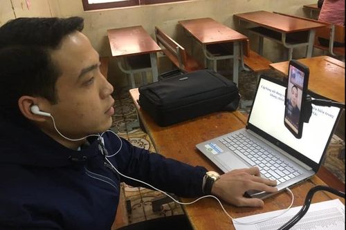 Thầy cô Hải Phòng trở thành streamer khi học sinh ở nhà tránh dịch