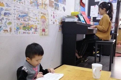 Muôn cách xoay xở trông trẻ nghỉ học tránh dịch Covid-19