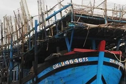 Cháy tàu câu mực