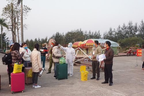 Quảng Ninh: 31 người dân hết hạn cách ly được trở về nơi cư trú