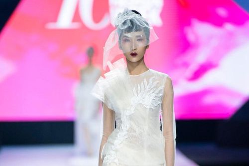'Bản sao' của Hoàng Thùy lọt top 30 Vietnam's Next Top Model 2020