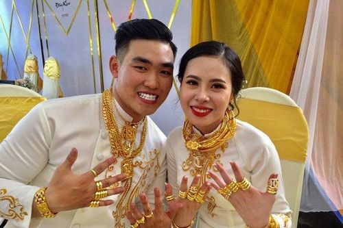 Chị gái tặng cô dâu Đồng Nai quà cưới 49 cây vàng và 2,5 tỉ đồng