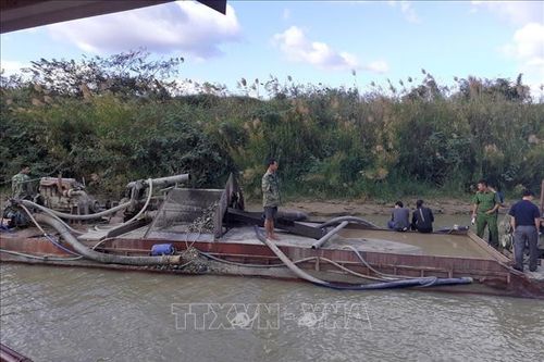 Phạt 30 triệu đồng doanh nghiệp khai thác cát lậu