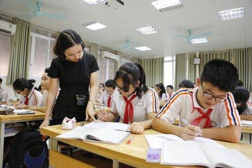 Lương, phụ cấp của giáo viên thay đổi thế nào khi thăng hạng?