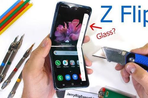 Samsung có đang đánh lừa người dùng về màn hình kính siêu mỏng trên Galaxy Z Flip?