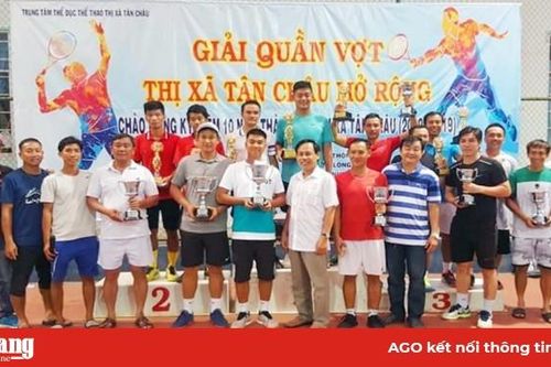Xây dựng phong trào quần vợt ở thị xã vùng biên