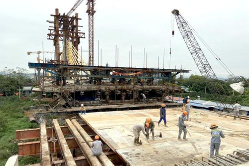 Hướng tới ngày hợp long cầu Tình Húc