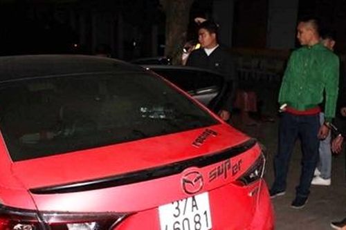 Tài xế phê ma túy chạy quá tốc độ, trên xe có 5 cây dao