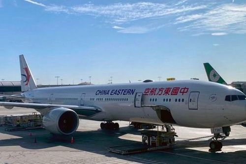 Covid-19 khiến hàng không Trung Quốc giảm 22 bậc