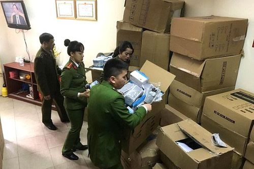 Xử lý 49 vụ vi phạm kinh doanh khẩu trang không nhãn mác