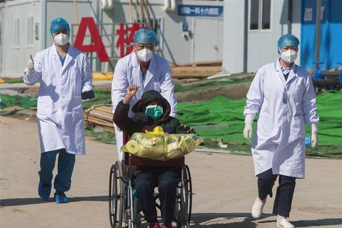 Chuyên gia hàng đầu về virus lo ngại các ca nhiễm không có triệu chứng