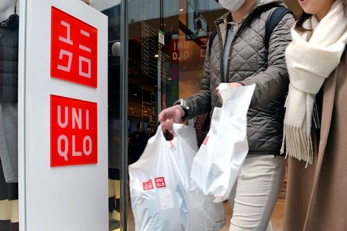 Có 10 tỷ USD tiền mặt, Uniqlo mở thêm cửa hàng và đẩy mạnh bán online