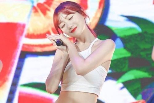 Nữ idol thế hệ mới sở hữu thân hình S-line