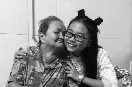 Phương Mỹ Chi buồn khi bà ngoại qua đời