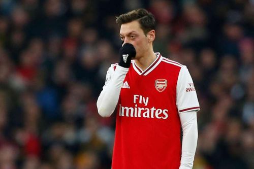 Arsenal bất ngờ mất Ozil khi làm khách tới Olympiacos