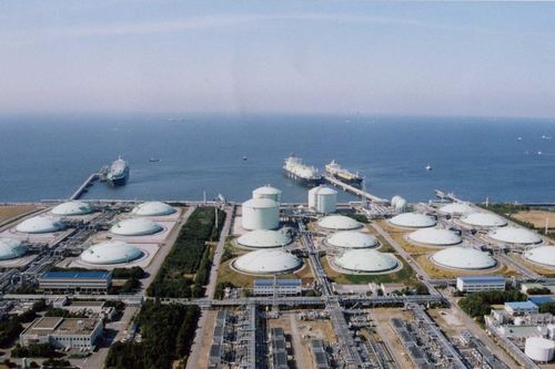 Gazprom sẵn sàng cung cấp LNG sang EU với giá thấp hơn Mỹ