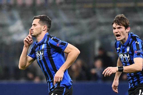 Đè bẹp Valencia, Atalanta đặt một chân vào tứ kết