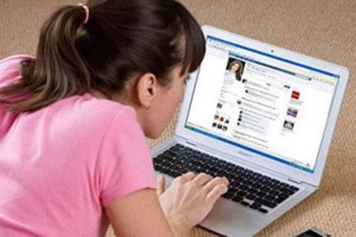 Vợ 'sống ảo', suốt ngày khoe khoang trên facebook