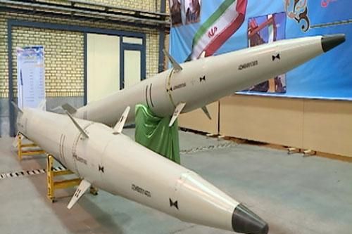 Iran ra mắt tên lửa đạn đạo chiến thuật mới