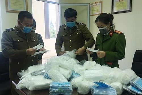 Tạm giữ hơn 47.000 khẩu trang vi phạm trong ngày 19/2