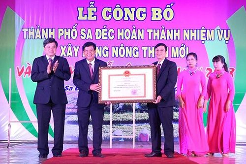 'Ý Đảng, lòng dân'