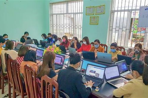 Triển khai hệ thống mạng xã hội học tập Viettelstudy