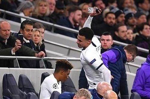 Dele Alli 'phát điên', HLV Mourinho nói gì?