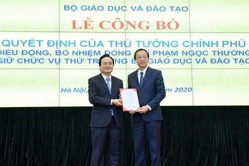 Trao quyết định điều động, bổ nhiệm tân Thứ trưởng Bộ GD&ĐT