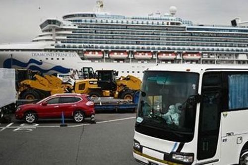 Những ngày khó khăn trên du thuyền Diamond Princess