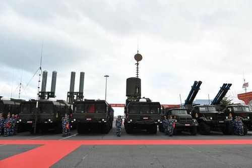 Lữ đoàn 682 được trang bị tổ hợp tên lửa bờ siêu hiện đại