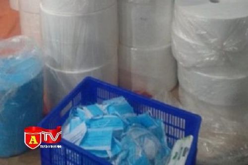 Thu giữ 17.500 chiếc khẩu trang không có giấy tờ, nguồn gốc xuất xứ