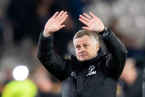 HLV Solskjaer đổ lỗi cho bóng và mặt sân khiến MU bị cầm hòa