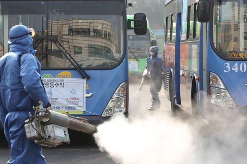 Hàn Quốc muốn đóng cửa nhà thờ Shincheonji sau ca siêu lây nhiễm