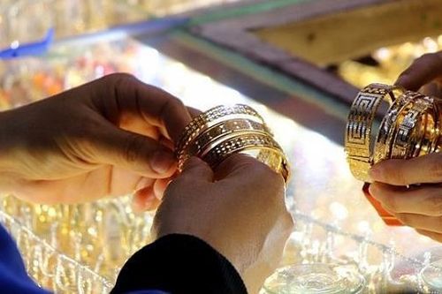 Giá vàng tăng giảm trái chiều giữa các thương hiệu trong nước