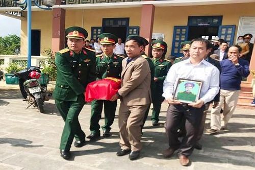Đưa hài cốt liệt sỹ hy sinh tại chiến trường Khe Sanh về quê nhà an táng