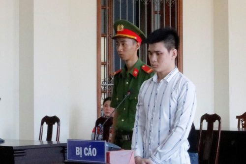 Thấy vợ bị chửi, nam thanh niên rút dao giết người