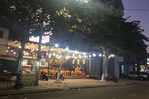 Hàng quán đìu hiu do 'tác động kép'
