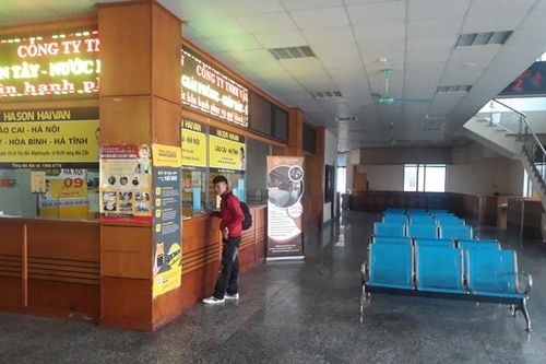 Những chuyến tàu, xe vắng khách do lo ngại dịch Covid-19
