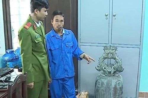 Phủ thờ Quốc Uy Công cảm ơn Công an tìm được cổ vật Đại Hồng Chung