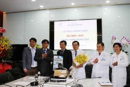 Khoa Thận nhân tạo Bệnh viện Chợ Rẫy đạt chứng nhận tiêu chuẩn quốc tế