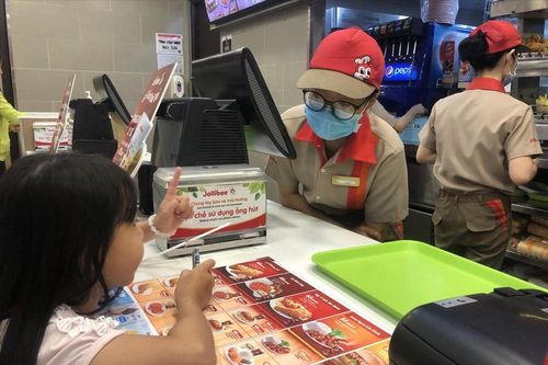 Sinh viên bám trụ thành phố làm thêm trong mùa dịch covid-19